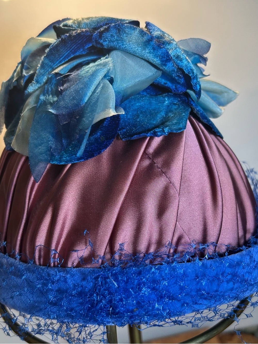 Vintage Blue and Purple Floral Trim Cloche Ladies Hat - Picture 3 of 4